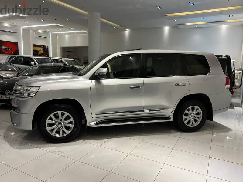 TOYOTA LAND CRUISER GXR MODEL 2017 FOR SALE 1