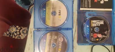 3 PS4  games (fifa 15, 16; the last of us remastered) 0