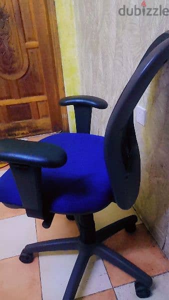 NEW OFFICE CHAIR, GOOD CONDITION 2