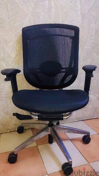 OFFICE CHAIR FOR SALE GOOD CONDITION GOOD AS NEW 1