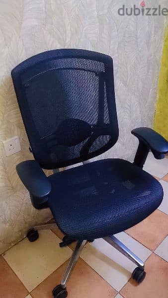 OFFICE CHAIR FOR SALE GOOD CONDITION GOOD AS NEW 3