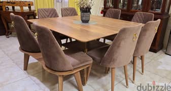 Dining table excellent condition-8 chairs