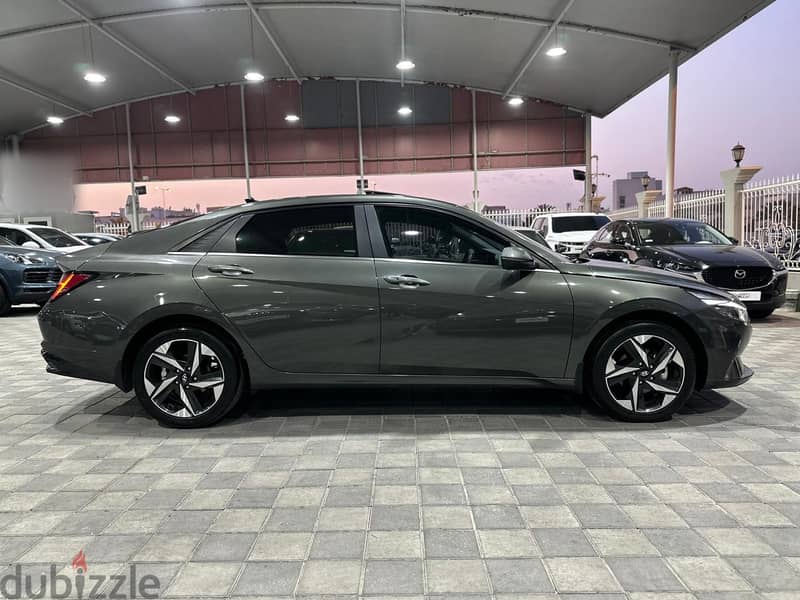 Hyundai Elantra 2023 8