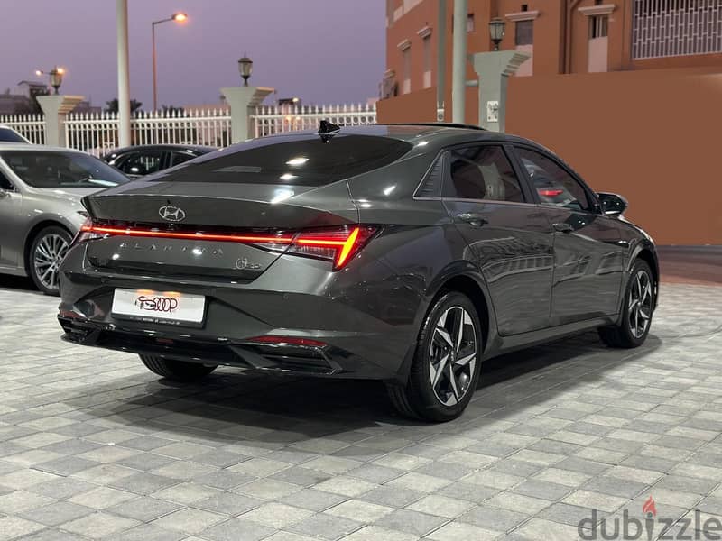 Hyundai Elantra 2023 10