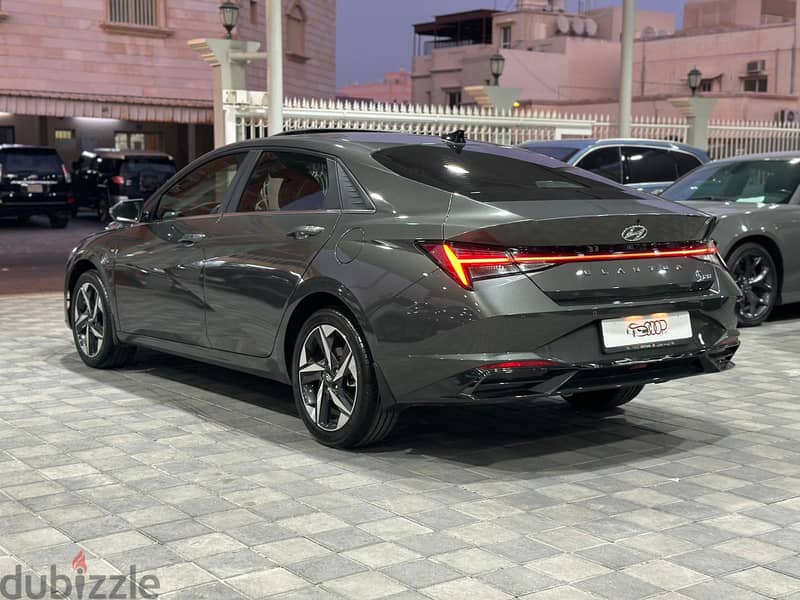 Hyundai Elantra 2023 12