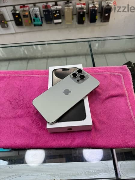 iPhone 15pro max natural titanium 256GB 2