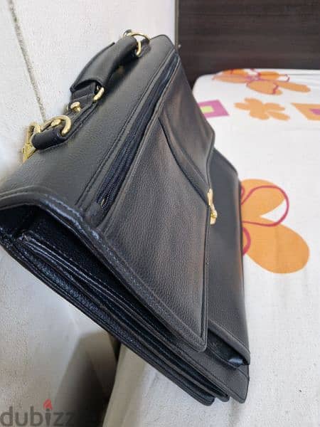 leather laptop bags 5bd each 2