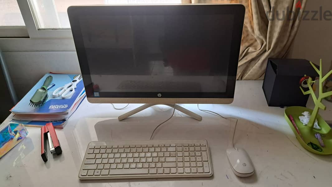 HP All in one PC (touch screen) with keyboard and mouse 1