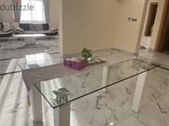 Glass dinning table