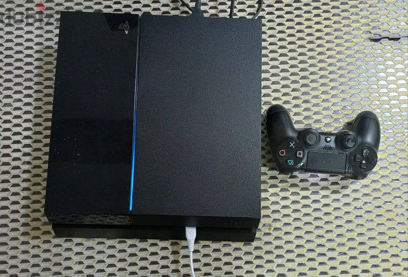 للبيع ps4 1t 1