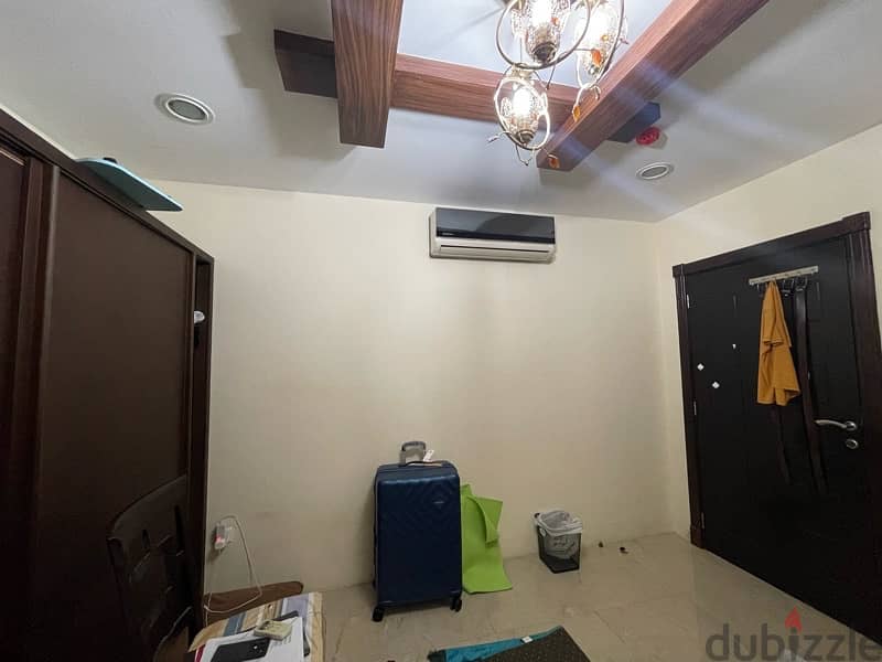 Well furnished Room in posh area of Mahooz with Lift and parking space 5