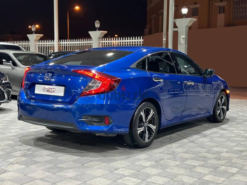 Honda Civic 2019 10