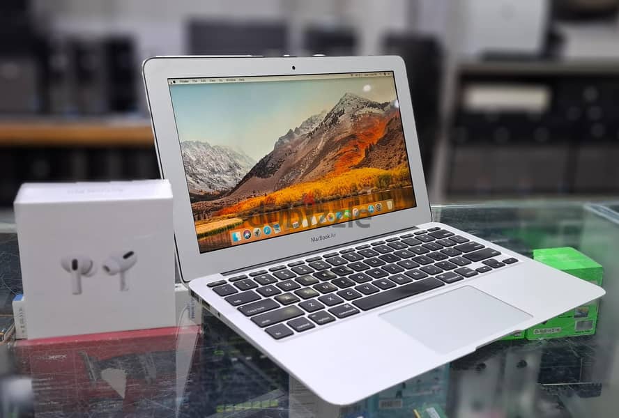 MACBOOK AIR Core i5 11.6" Display 4GB RAM + 128GB SSD (FREE AirPods) 1