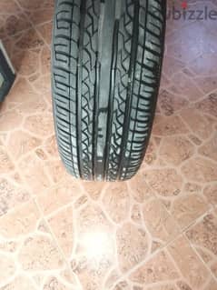 يوجد تاير واحد  مقاس  16/ 60R / 216  بحاله ممتازه ونظيفه ٦دينار 0