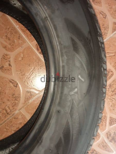 يوجد تاير واحد  مقاس  16/ 60R / 216  بحاله ممتازه ونظيفه ٦دينار 6