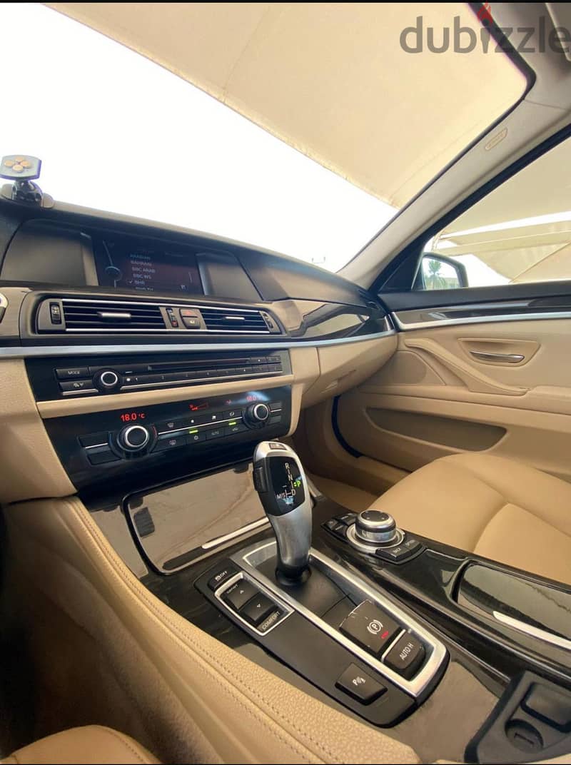 BMW 5-Series 2013 520 i 2