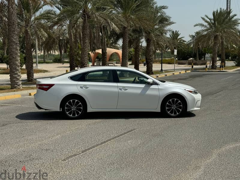 Toyota Avalon 2017 pearl 2