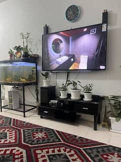 Urgent sale 60-inch android tv with tv table