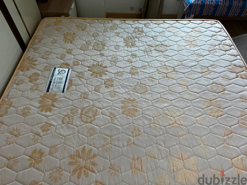 Double bed Mattress for sale 0