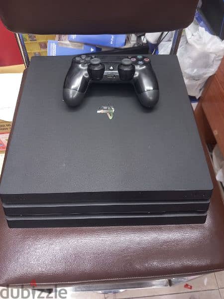 ps4 pro 1000GB 1