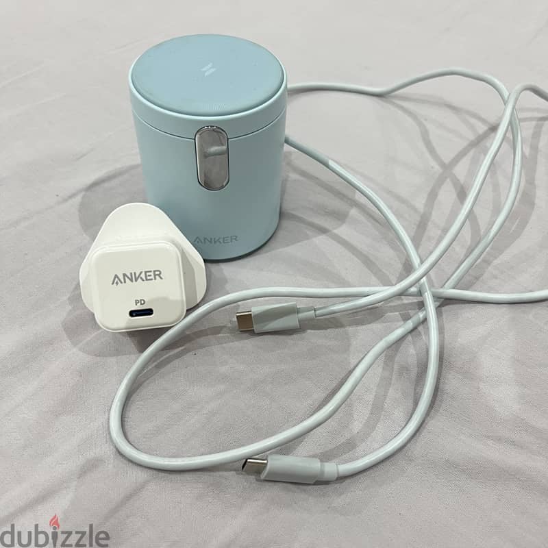 Anker MagGo 633 Detachable Wireless Magnetic Standing Charger 1