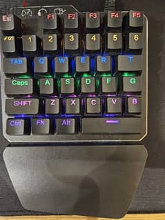 One-handed gaming keyboard