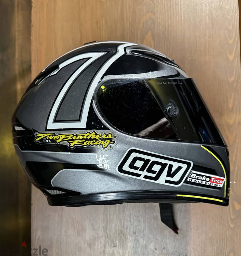 AGV GP TECH 7 - Carbon Fiberglass - light as Feather 0