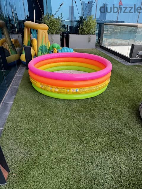 Circle and DIno Inflatable Pool 0