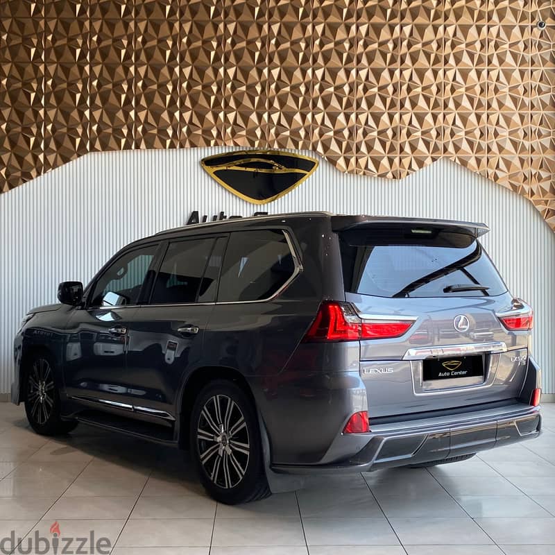 Lexus LX 570s 4