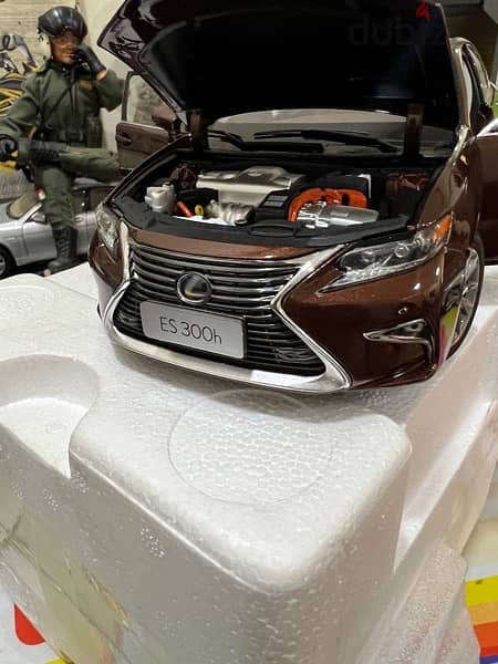 1:18 diecast lexus es350h 1