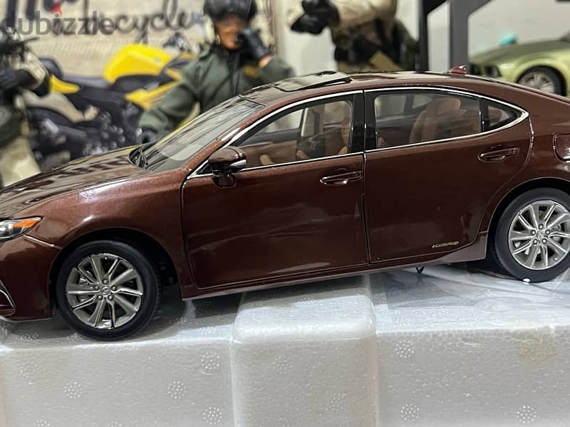 1:18 diecast lexus es350h 7