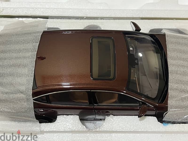 1:18 diecast lexus es350h 11