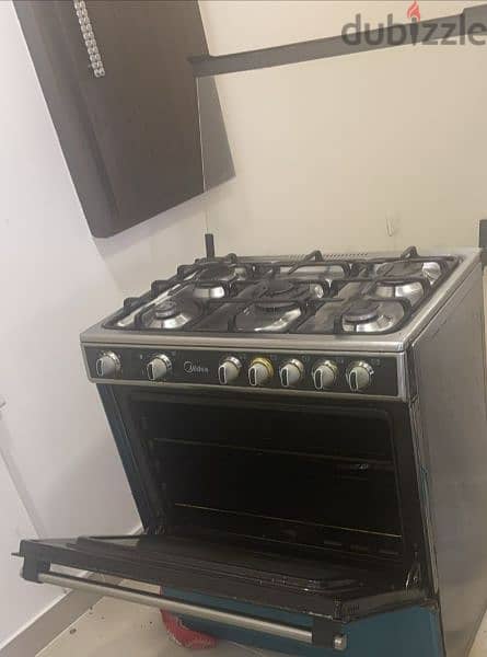 excellent condition cooking range Media company 3