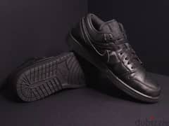 Jordan 1 Low Triple Black 0