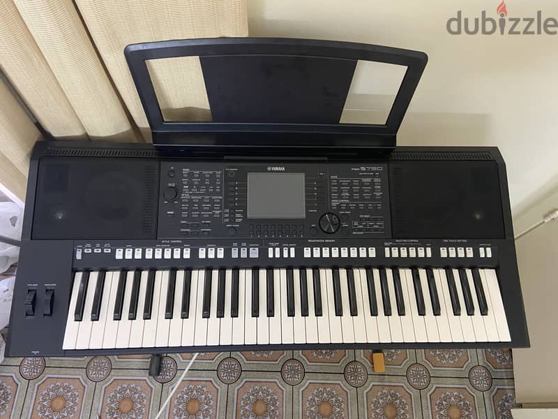 Yamaha PSR S 750 0