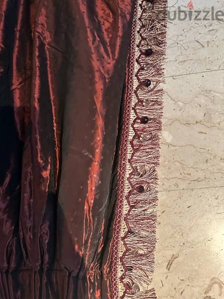 6 curtains in excellent condition 3