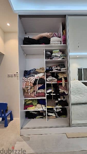 LARGE WARDROBE 4