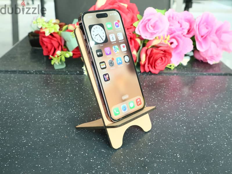 Elegant iPhone Stand – Just 2.5 BD with Delivery! 1