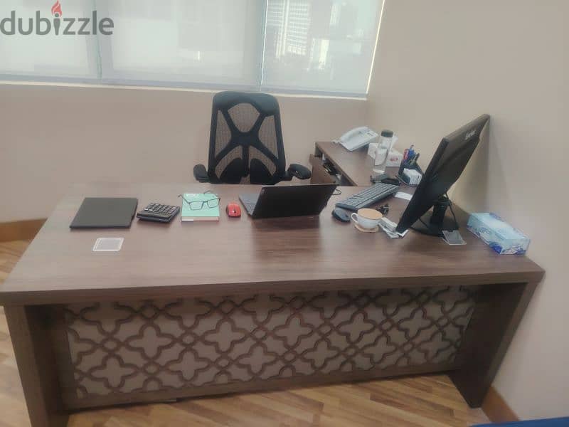 manager office table with cupboard 0