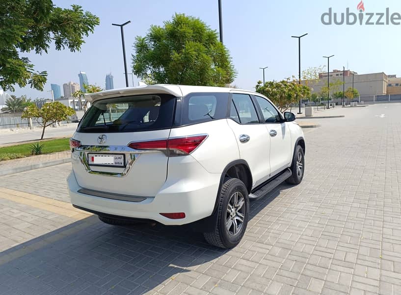 Toyota Fortuner 2019 5