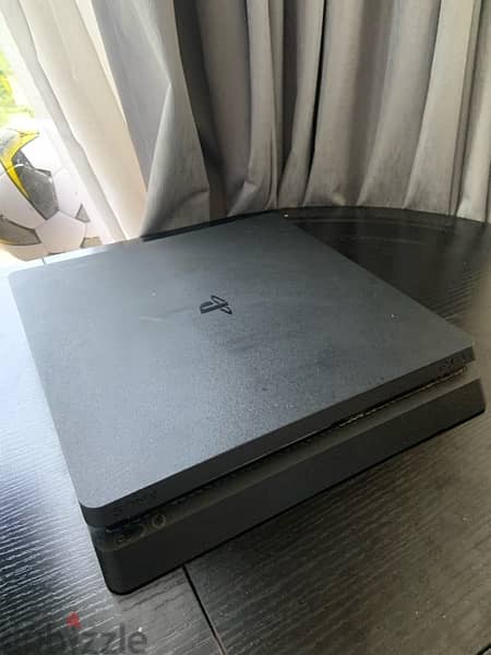 ps4 slim console 6