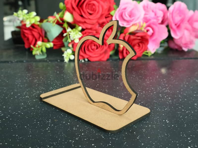 Elegant iPhone Stand – Just 2.5 BD with Delivery! 2