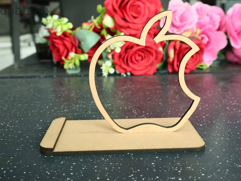 Elegant iPhone Stand – Just 2.5 BD with Delivery! 4