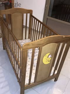 Baby crib in good condition whatsapp only 36883460 0