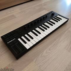 NATIVE INSTRUMENTS KOMPLETE KONTROL M32 MIDI Keyboard