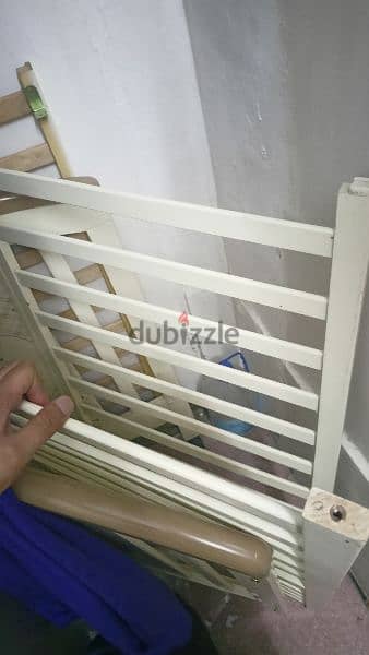 urgen sel baby bed naice condition. call 39579373 2