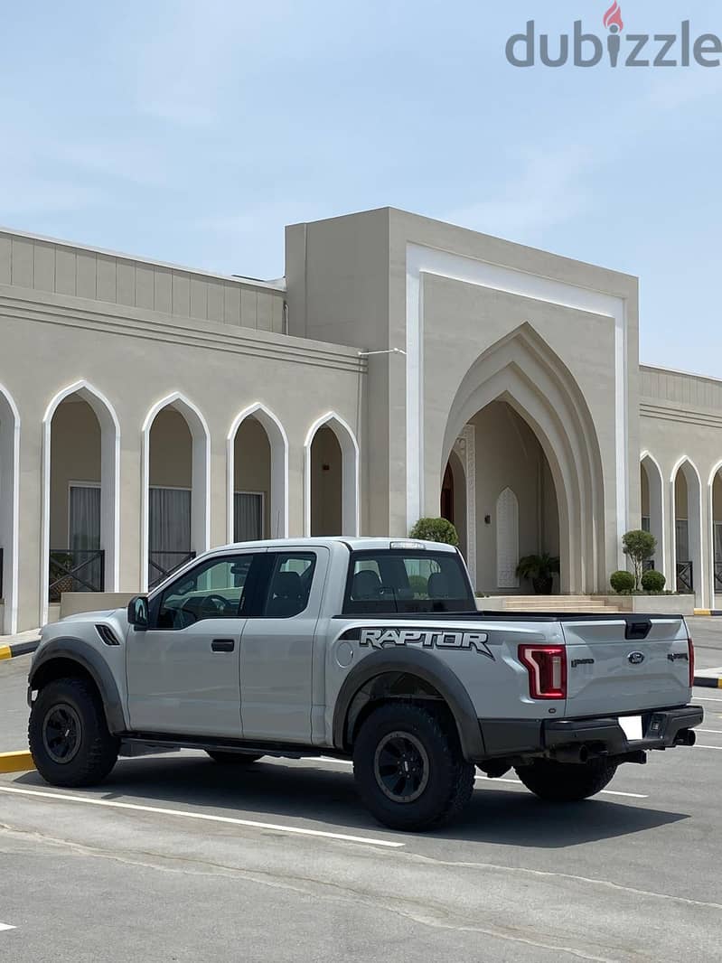 Ford Raptor 4x4 5