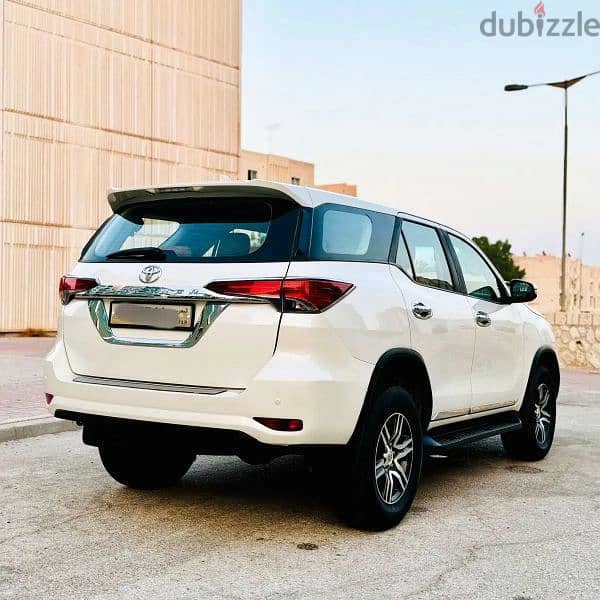 Toyota Fortuner 2019 2.7L ZERO ACCIDENT, 7 SEATER SUV FOR SALE 1