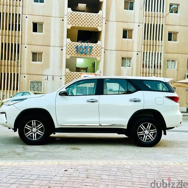 Toyota Fortuner 2019 2.7L ZERO ACCIDENT, 7 SEATER SUV FOR SALE 4