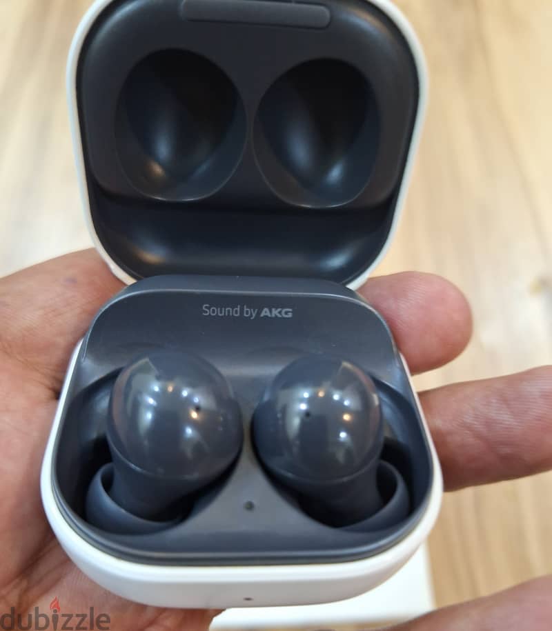 Samsung buds 2 in same like new condition 1